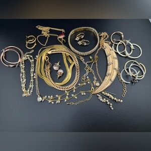 LOT BULK Costume Fashion Gold Tone Earrings Necklaces Bracelets